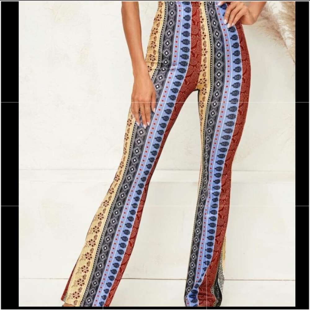 Bellbottom tights💕